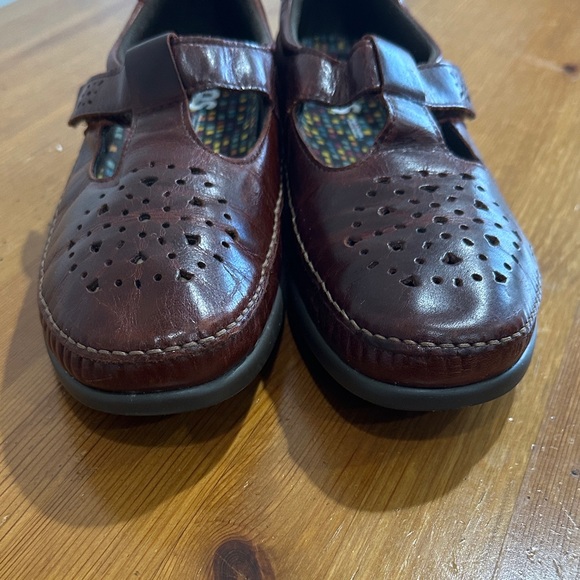 SAS Women's Brown Leather Flats Willow Slip On loafer walnut - Picture 5 of 11